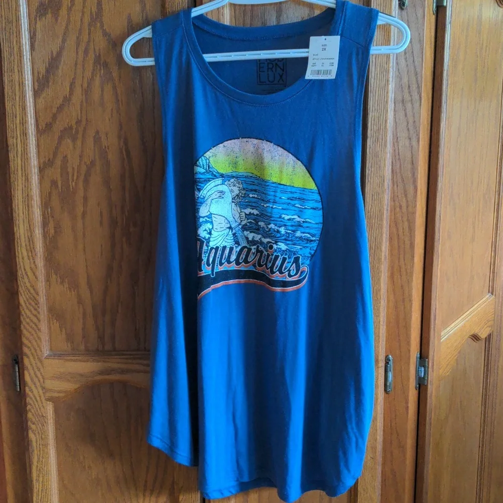 ❤️ Aquarius Blue Razorback tank 2X - Picture 2 of 6